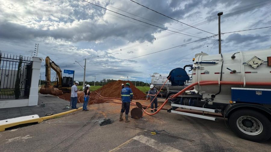 Em época de chuvas, mau uso da rede de esgoto aumenta casos de extravasamentos em Primavera do Leste