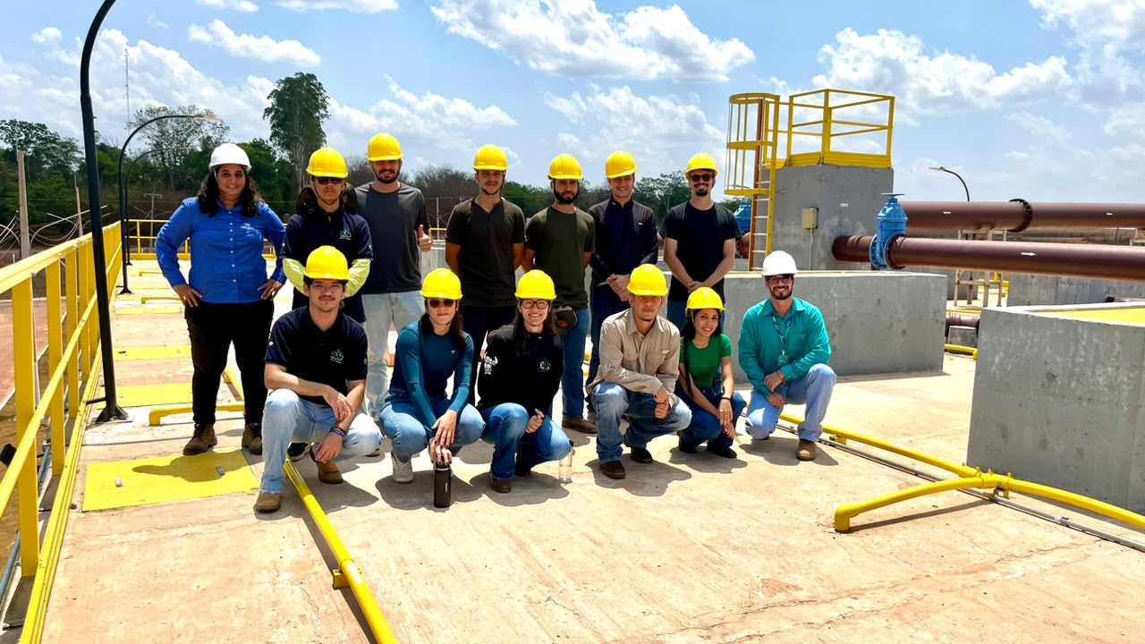 Acadêmicos da UFMT vivenciam rotina do saneamento durante visita à ETE Teles Pires